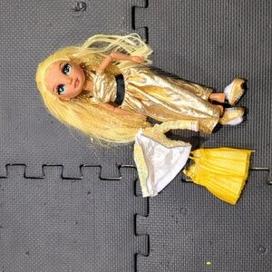 Meet your Posher, Khalia